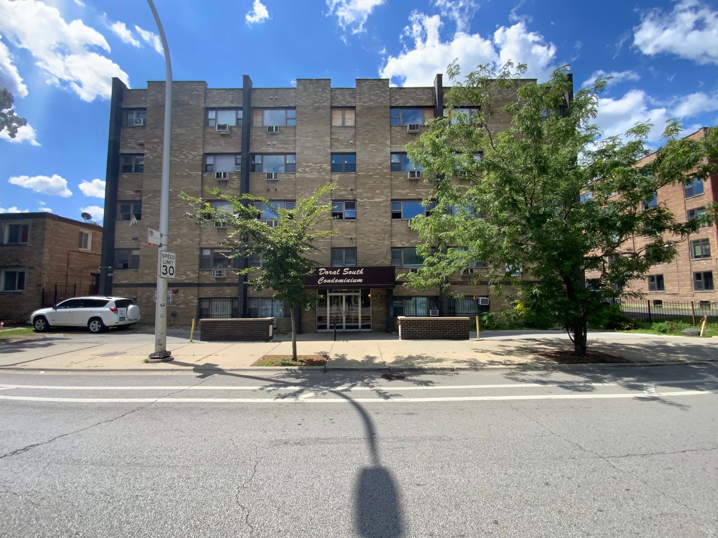 7854 S South Shore Drive #405 — Chicago, IL 60649