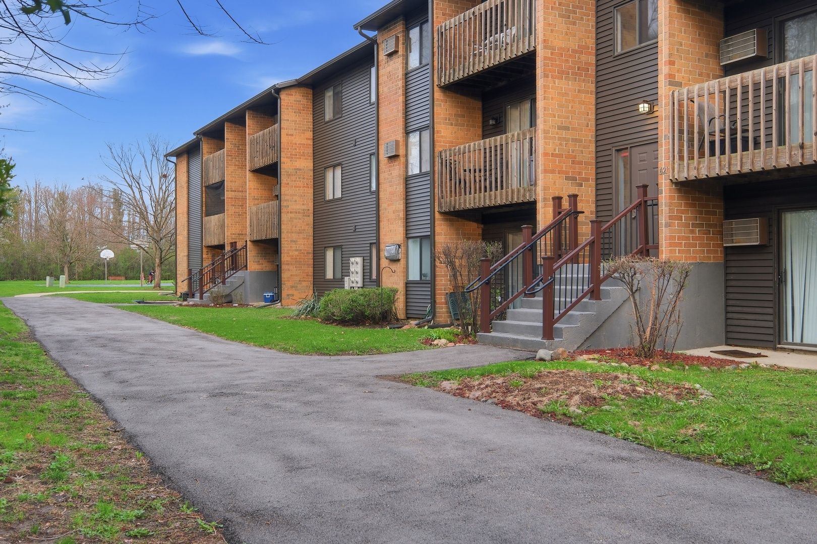 621 Virginia Road #107 — Crystal Lake, IL 60014