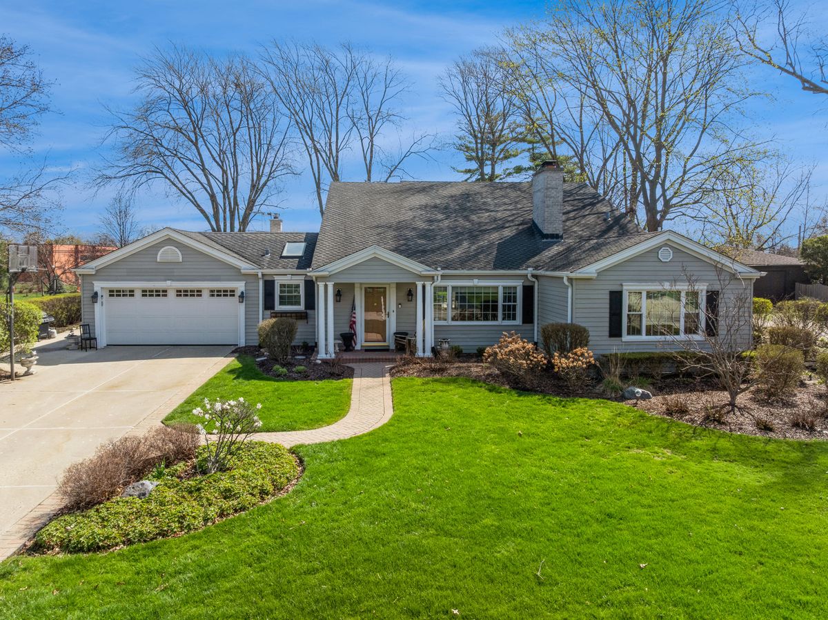 819 Beverly Lane, Arlington Heights, IL 60005