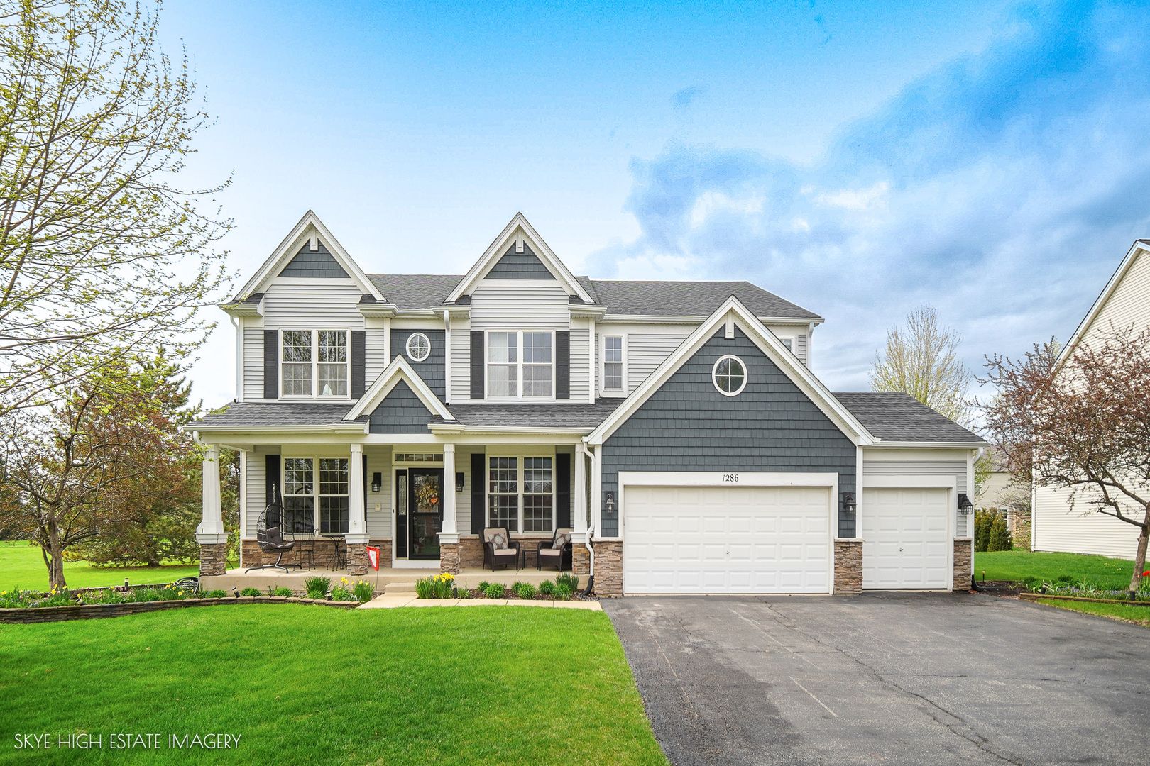1286 Dorr Drive — Sugar Grove, IL 60554