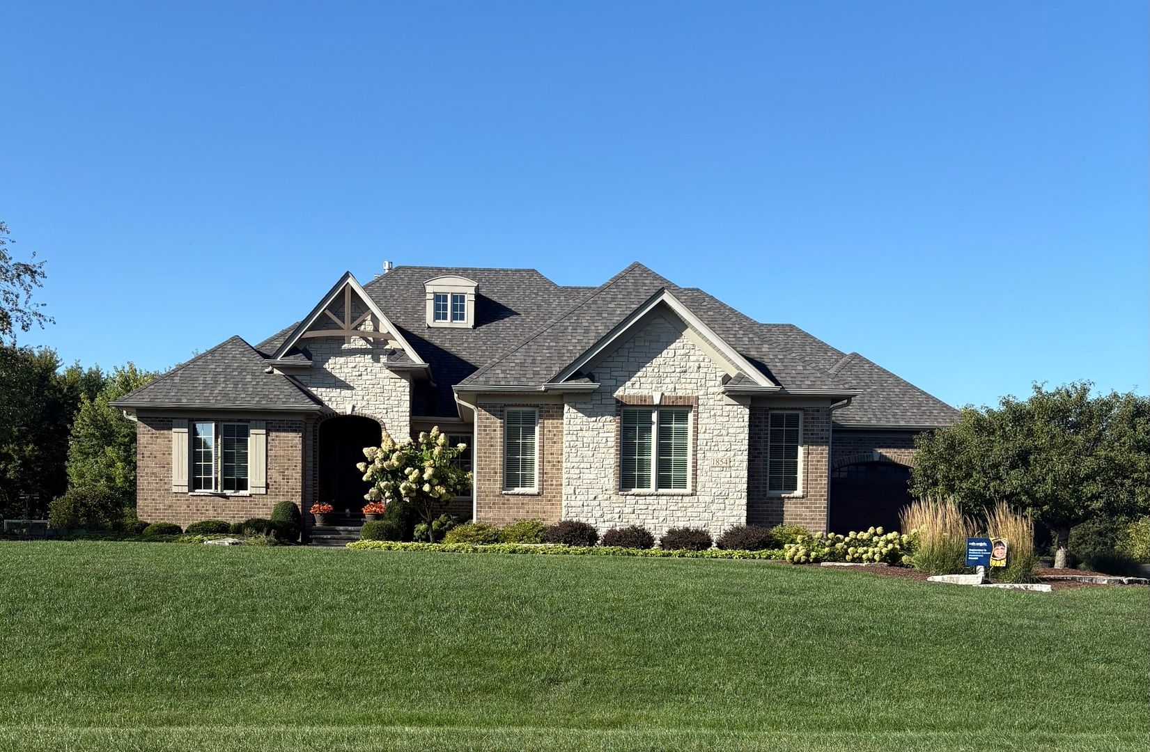 1854 W Forestview Drive — Sycamore, IL 60178