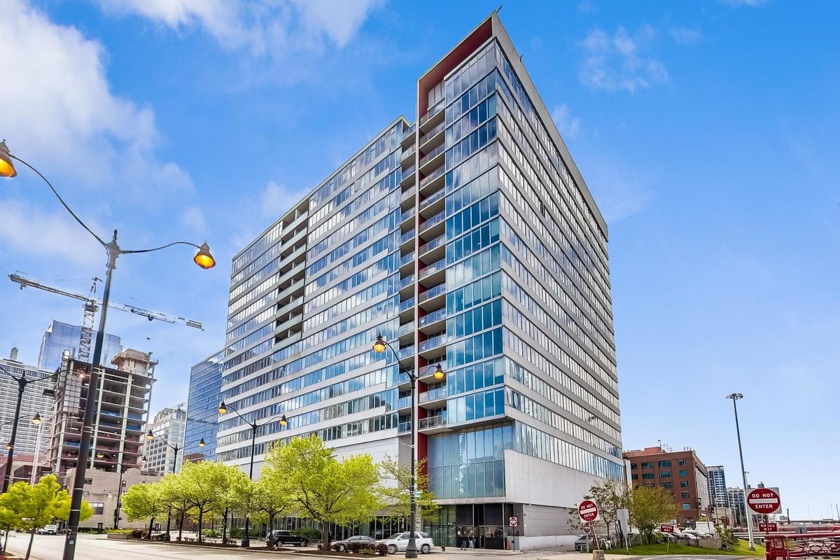 659 RANDOLPH Avenue, Chicago, IL 60661