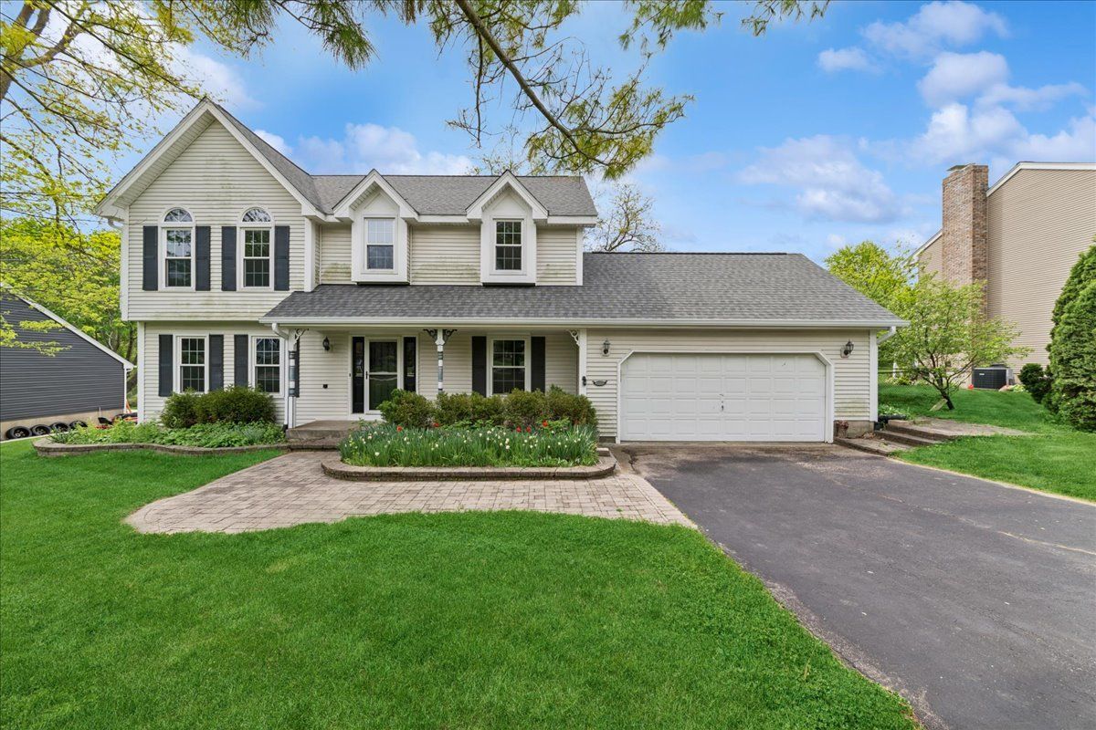 1335 Gaslight Drive, Algonquin, IL 60102