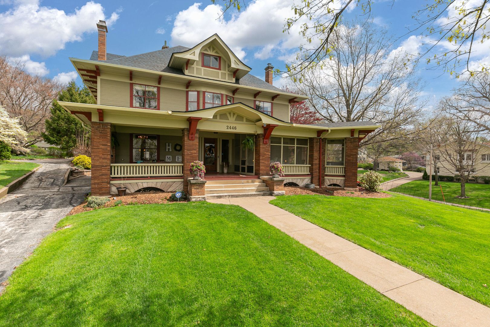 2446 E River Drive — Davenport, IA 52803