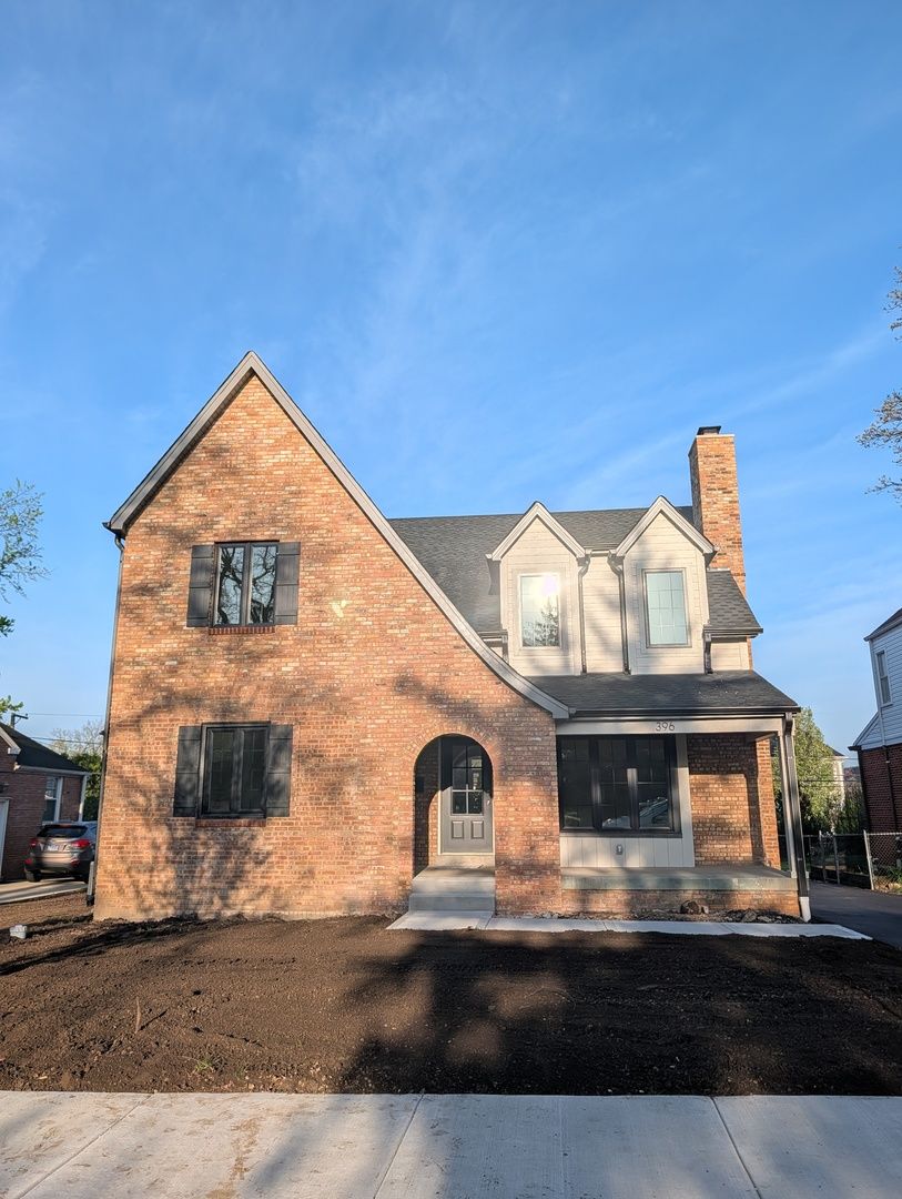 396 S Prospect Avenue — Elmhurst, IL 60126