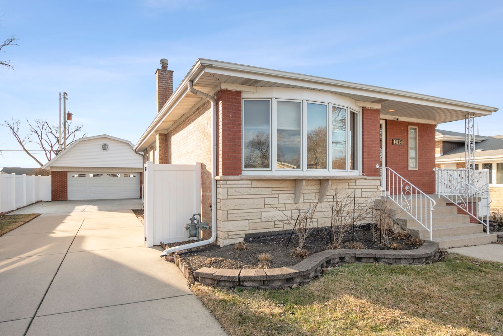 10124 Maple Avenue — Oak Lawn, IL 60453