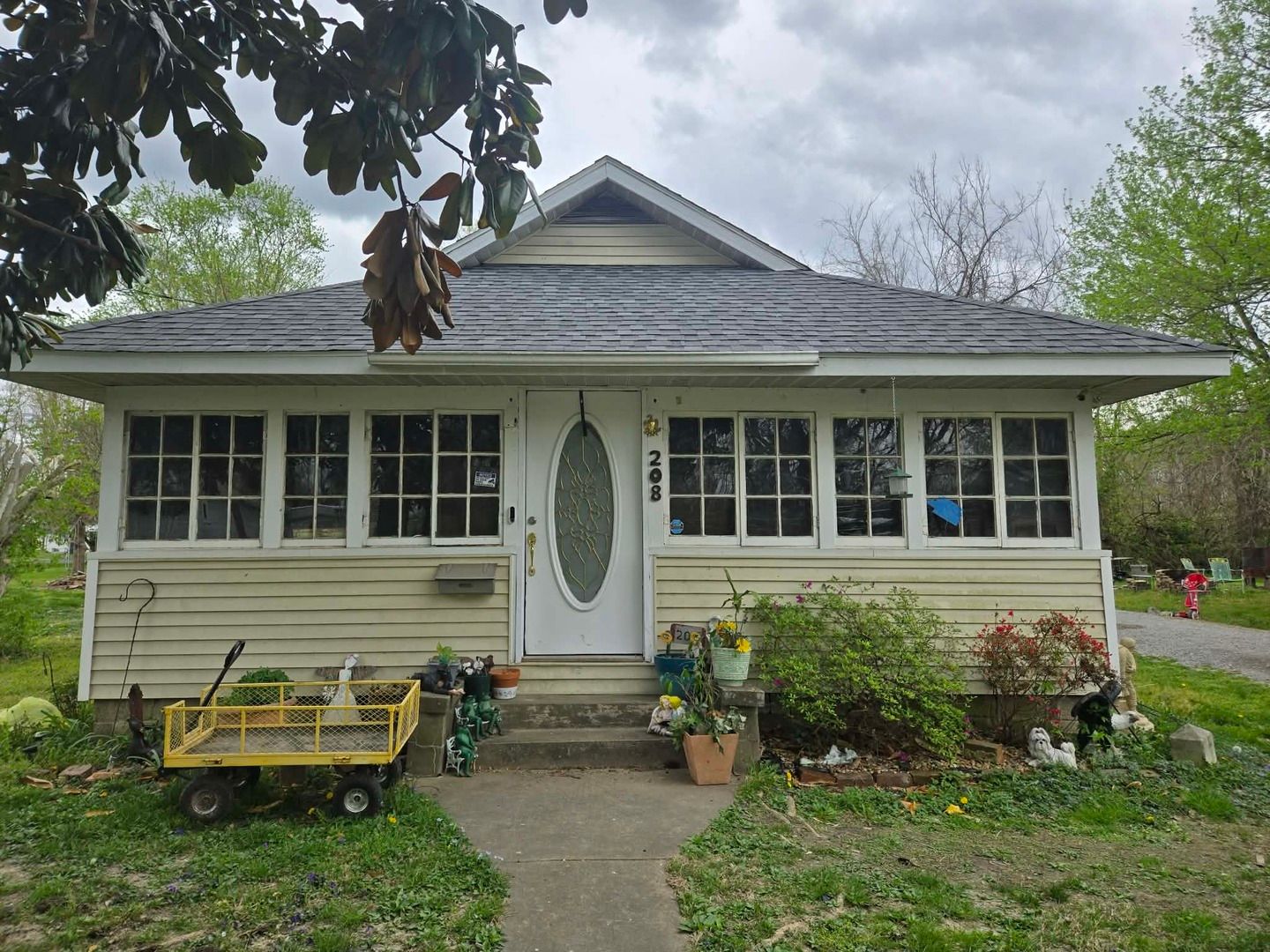 208 W Bryan Street — Herrin, IL 62948