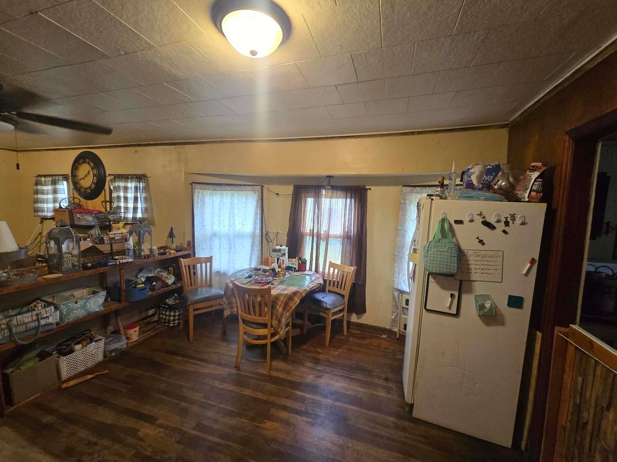 208 W Bryan Street, Herrin, IL 62948