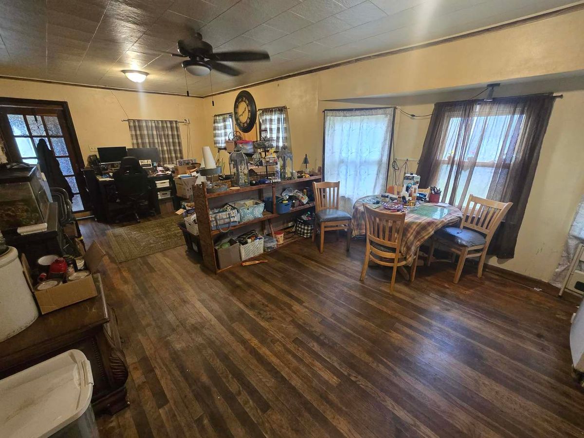 208 W Bryan Street, Herrin, IL 62948