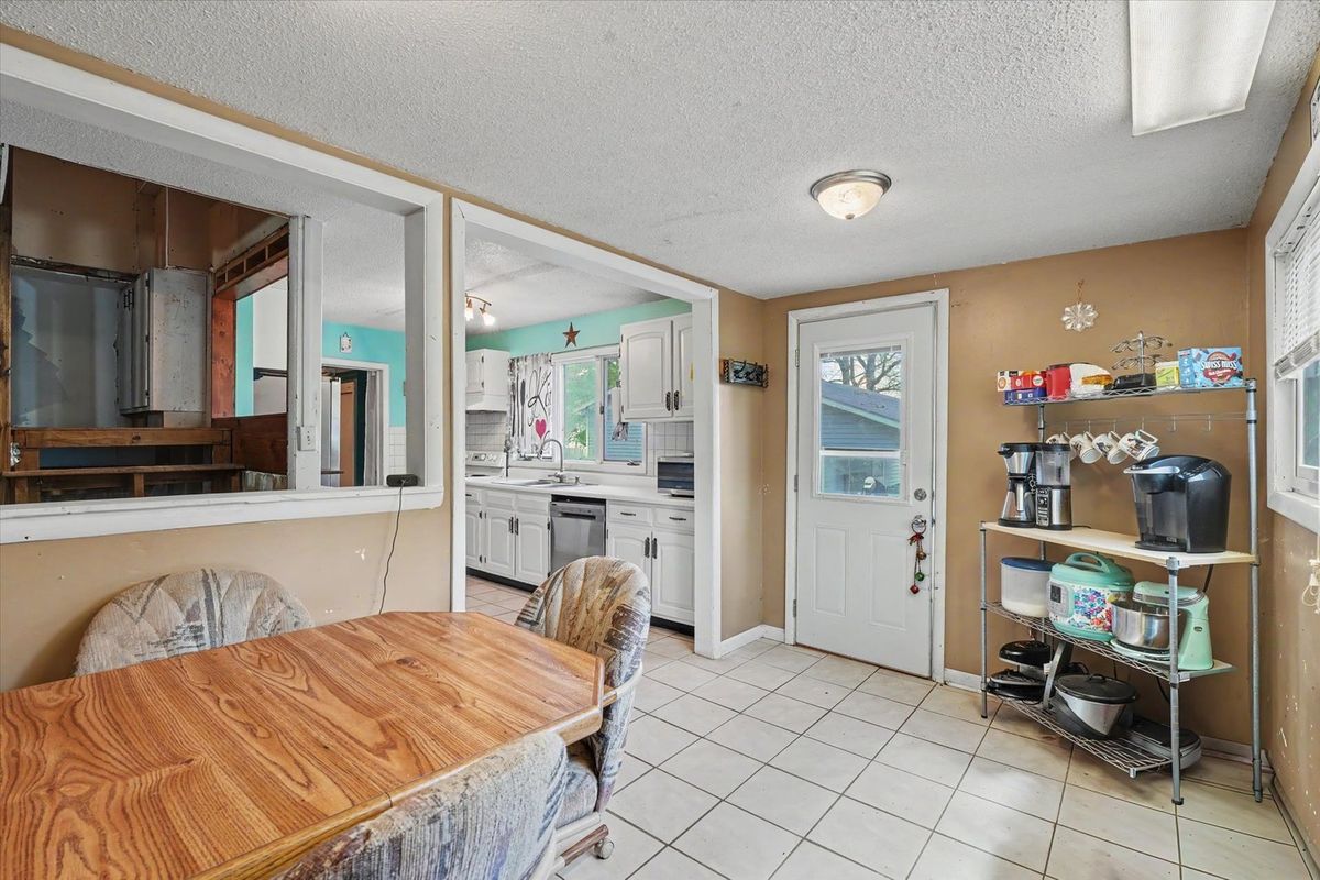707 N Gray Street, Sidell, IL 61876