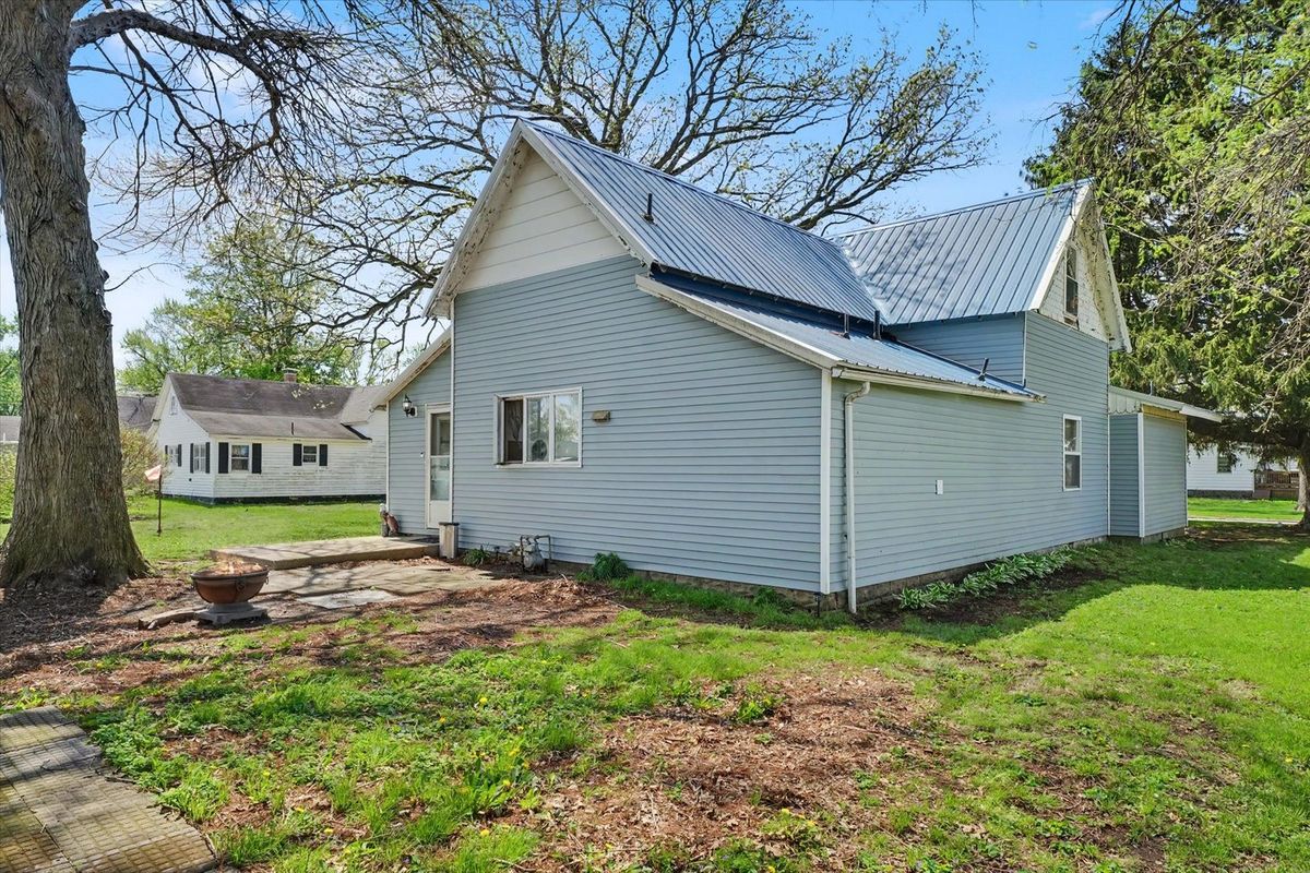 707 N Gray Street, Sidell, IL 61876