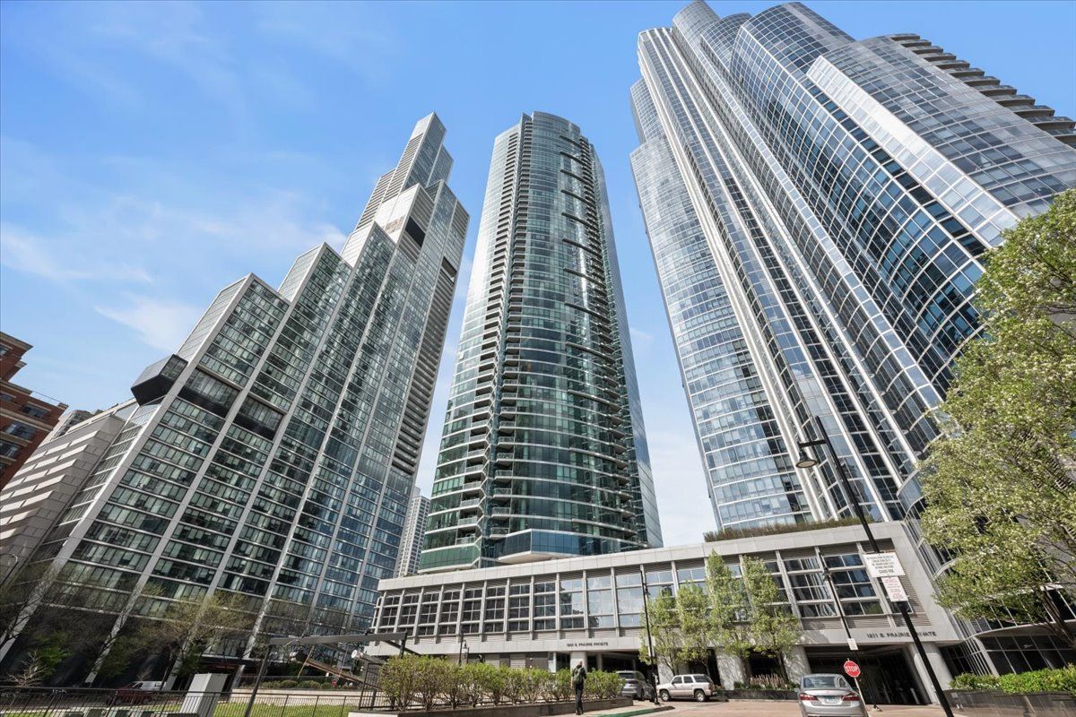 1201 S Prairie Avenue #1703 — Chicago, IL 60605