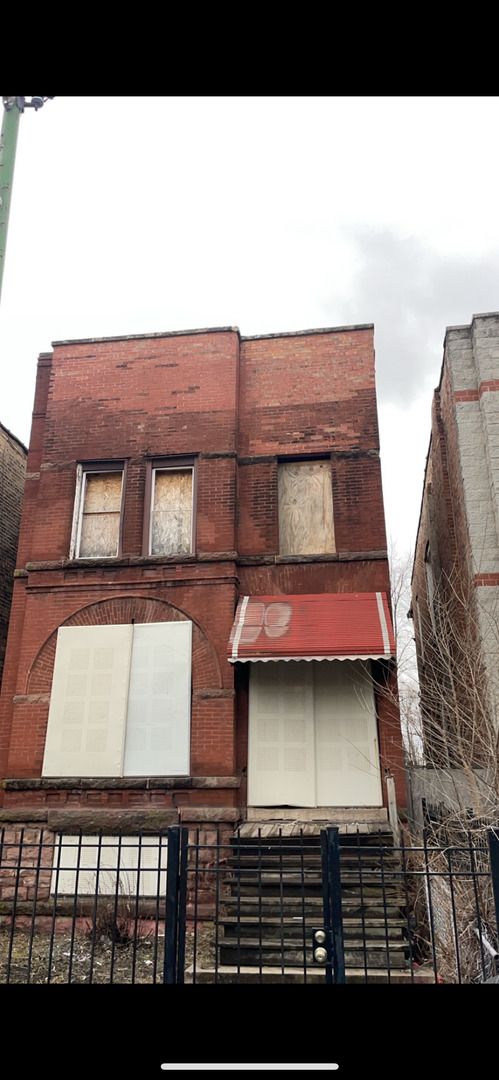 334 N Avers Avenue — Chicago, IL 60624