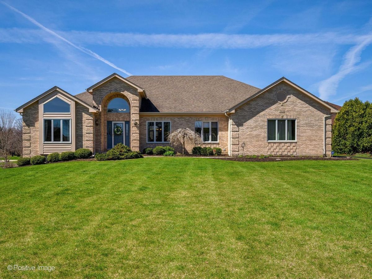 7819 Loch Glen Drive, Lakewood, IL 60014