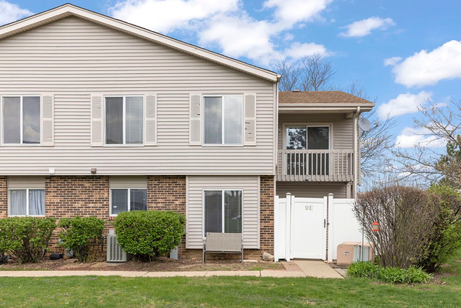 9E Fernwood Drive — Bolingbrook, IL 60440