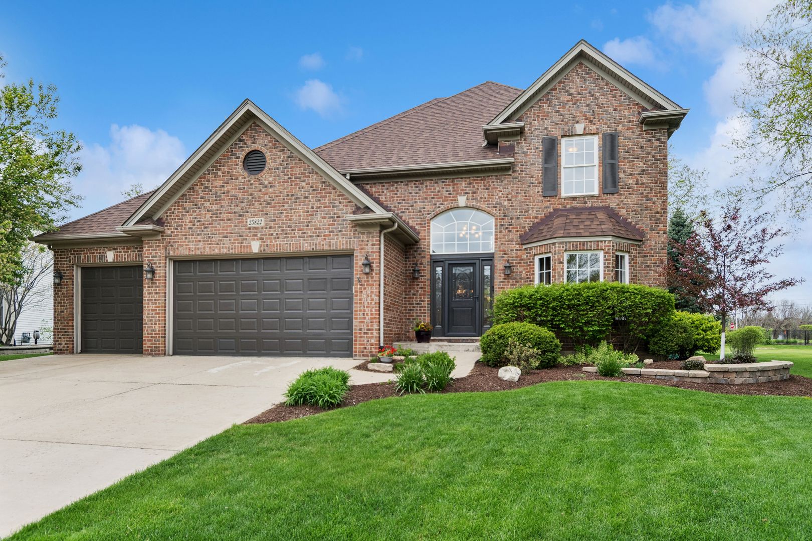 25822 Meadowland Circle — Plainfield, IL 60585