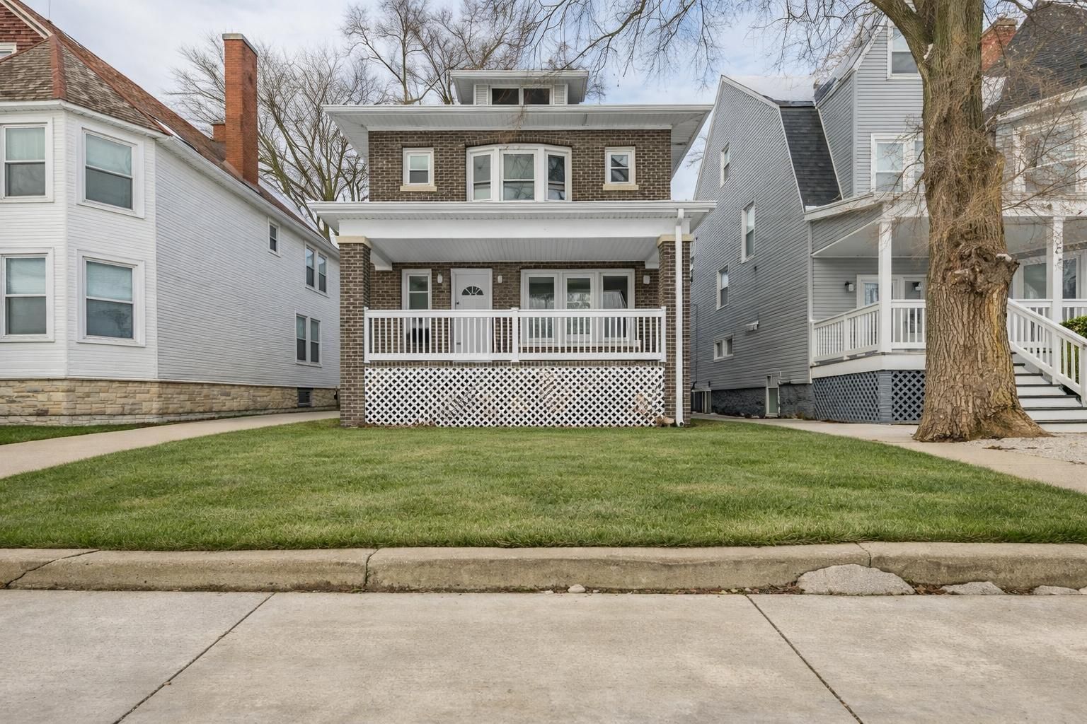 2038 E 73rd Street — Chicago, IL 60649
