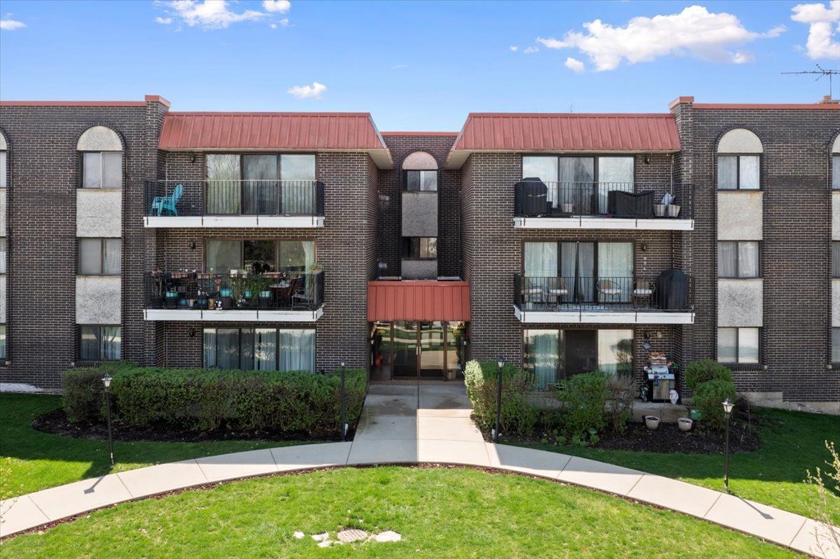 1255 Prospect Avenue, Mount Prospect, IL 60056