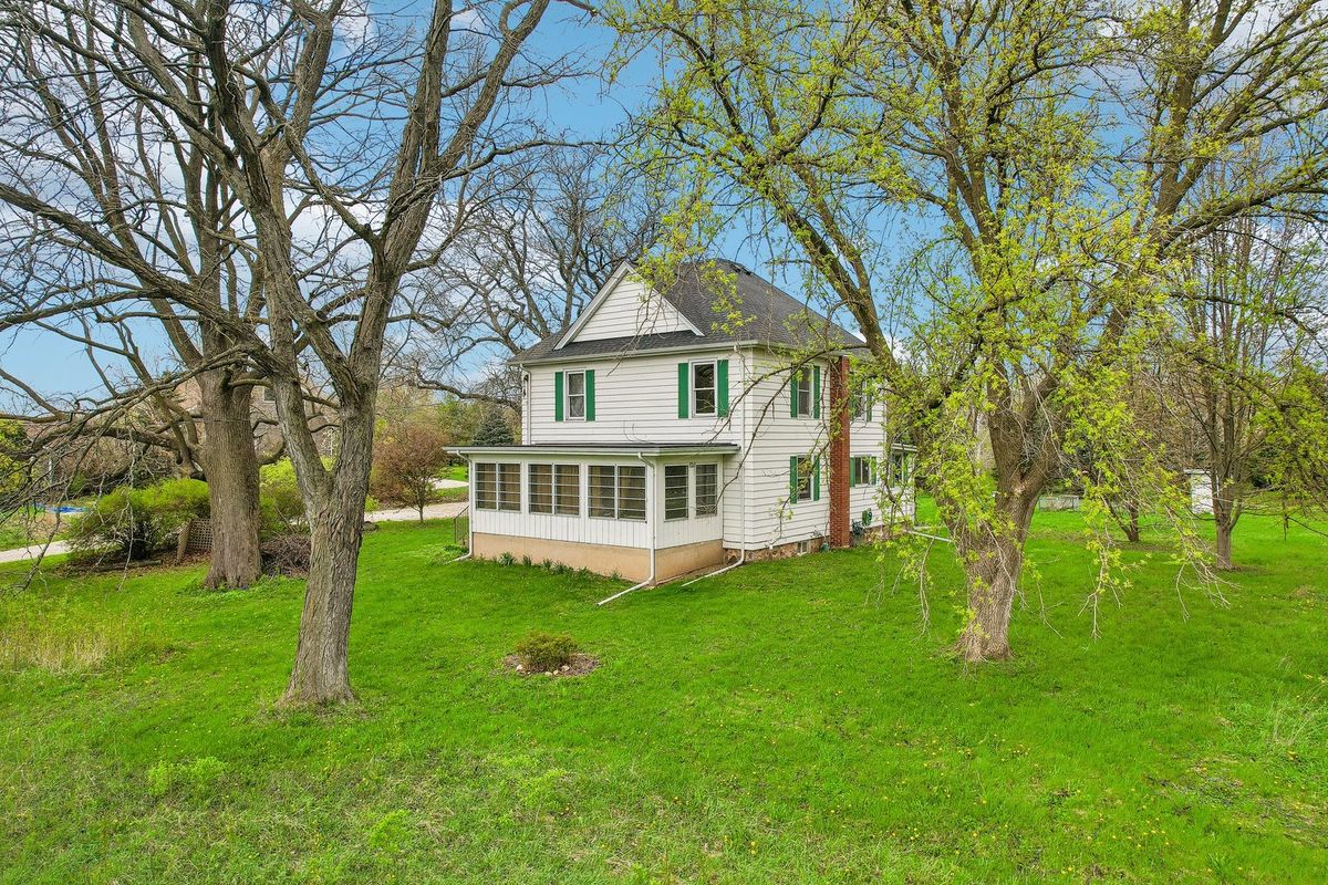 10604 Charles Road, Woodstock, IL 60098