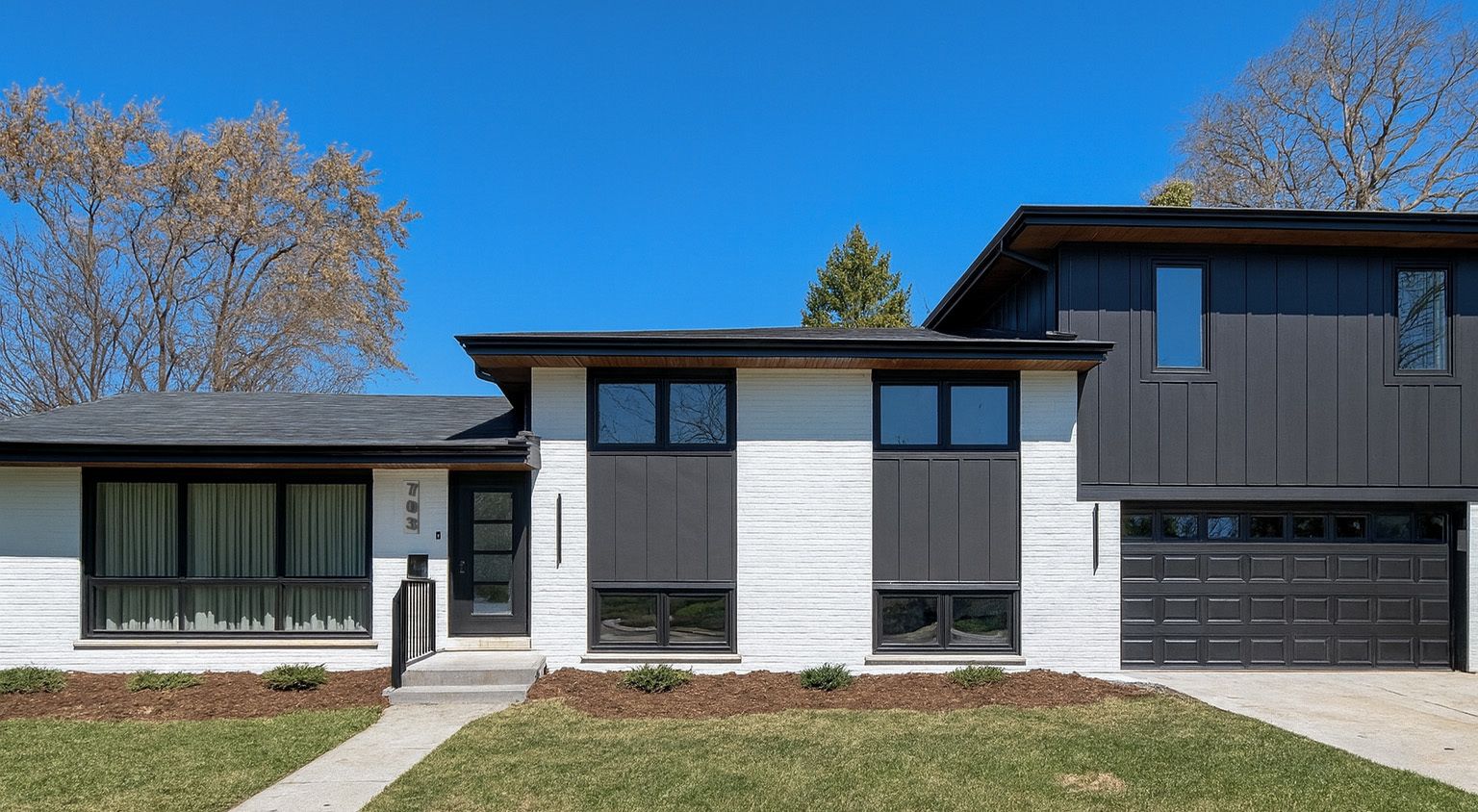 703 N Gibbons Avenue — Arlington Heights, IL 60004