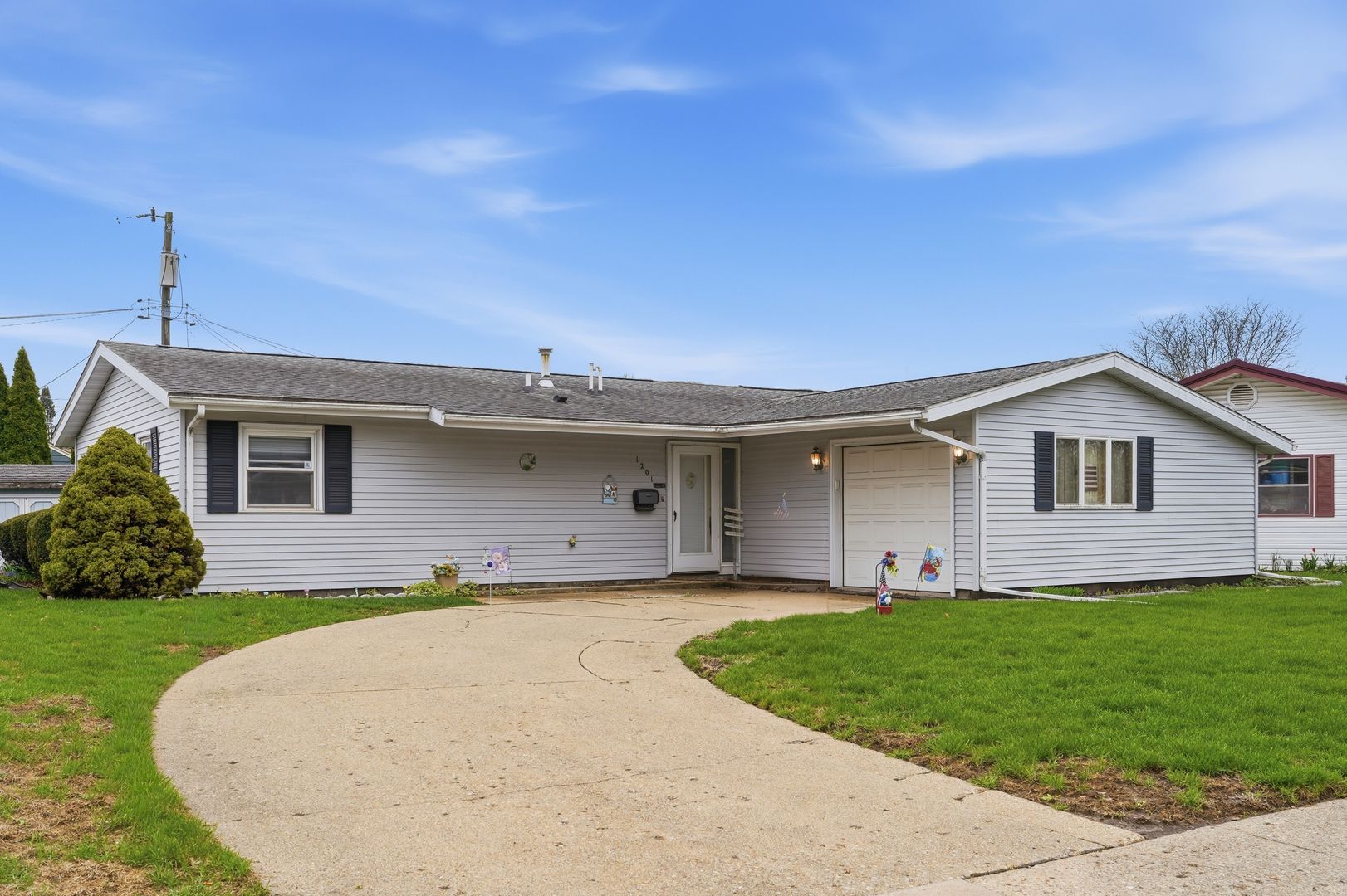 1201 Long Court — Sterling, IL 61081