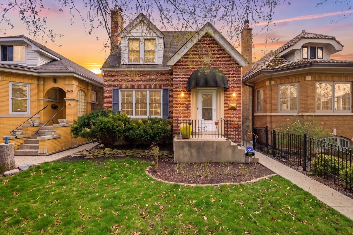 5455 Cullom Avenue, Chicago, IL 60641