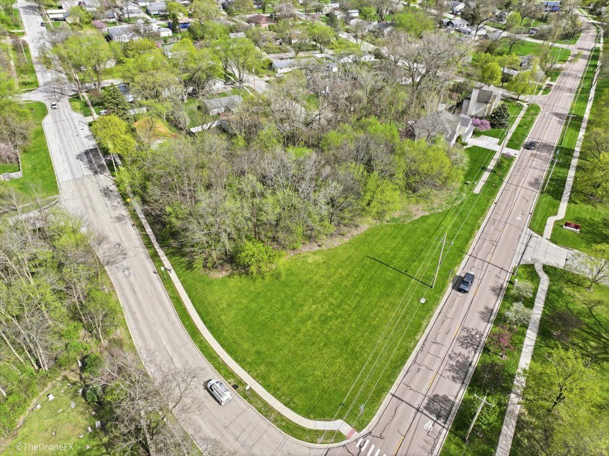 1009 9th Avenue, St. Charles, IL 60174