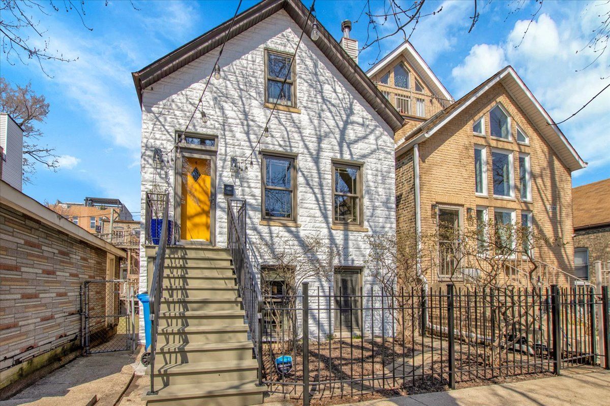 2030 W Shakespeare Avenue — Chicago, IL 60647