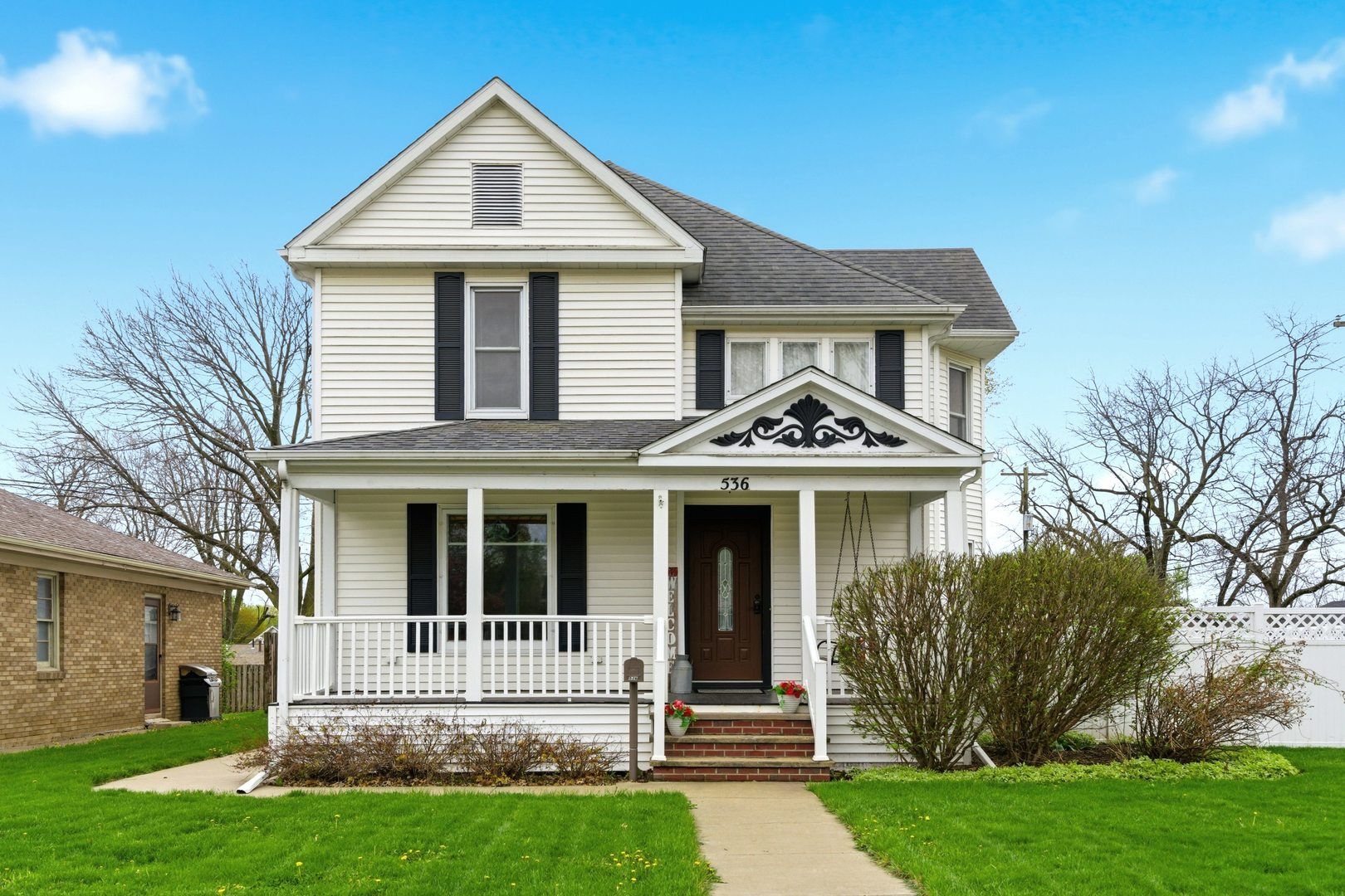 536 W PALACE Row — Geneseo, IL 61254