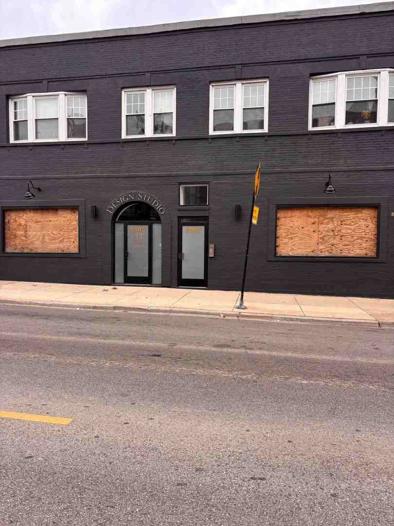 5107 Montrose Avenue, Chicago, IL 60641