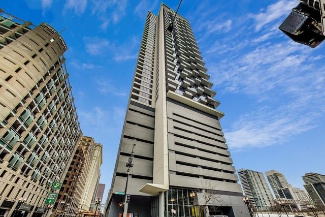 235 W Van Buren Street #3817 — Chicago, IL 60607