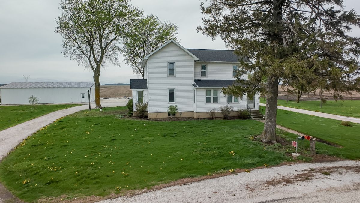 11323 1500 East Road, Pontiac, IL 61764