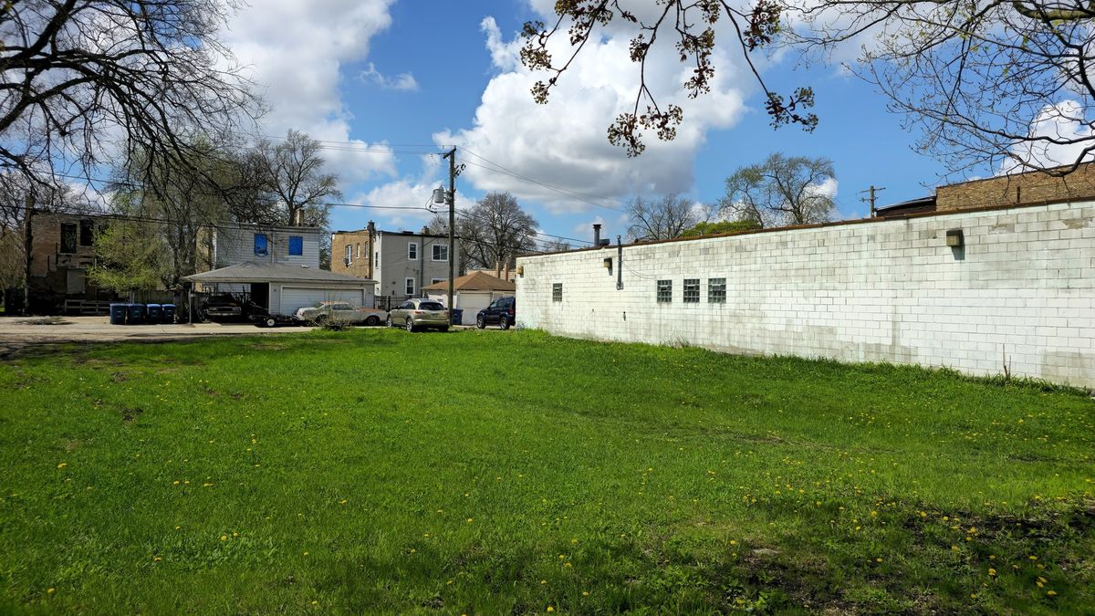 26 19th Avenue, Maywood, IL 60153