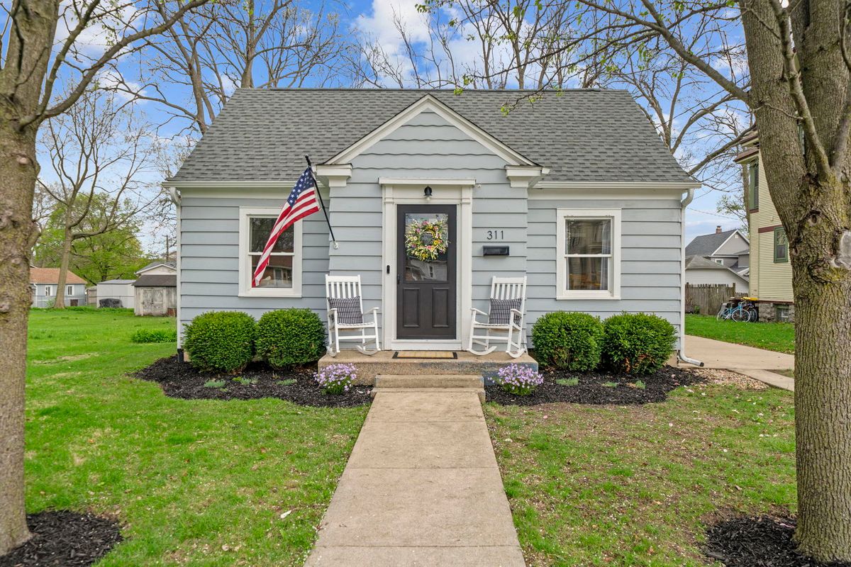 311 3rd Street, Oregon, IL 61061