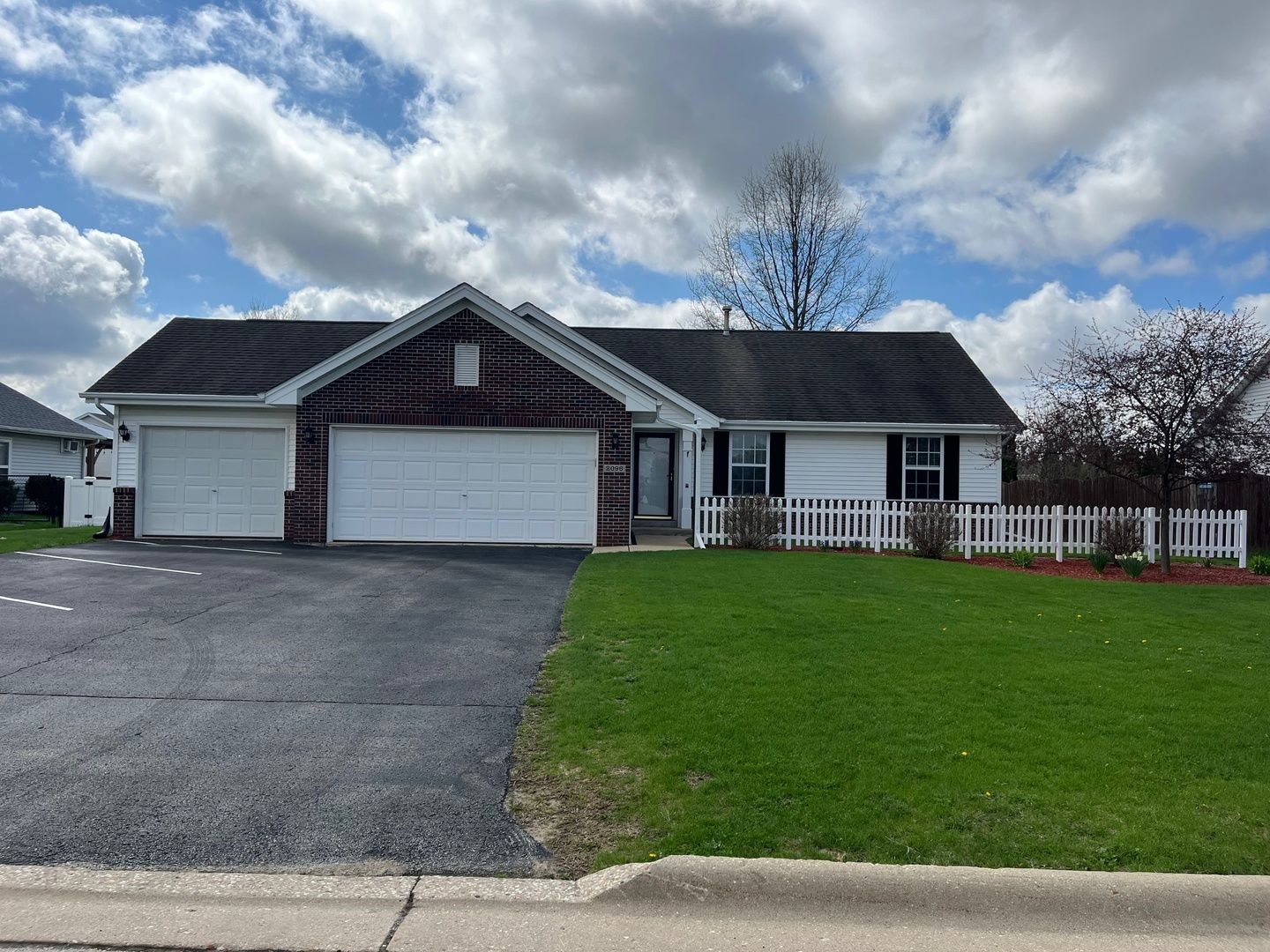 2096 Edge Rock Road — Rockton, IL 61072