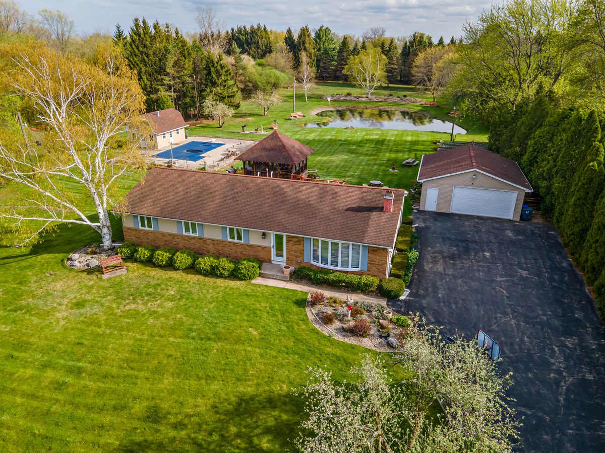 12455 33rd Street, Beach Park, IL 60099