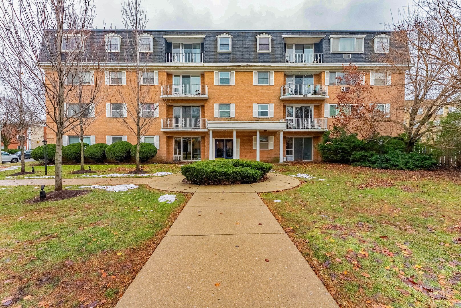 415 Wesley Avenue #24 — Oak Park, IL 60302
