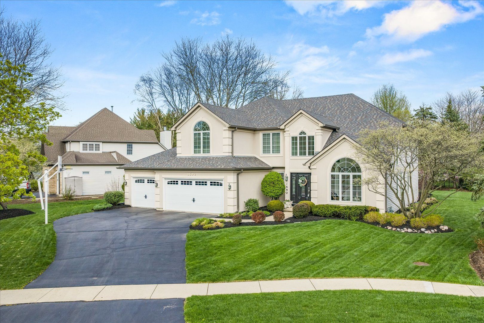 1692 Sauk Drive — Batavia, IL 60510