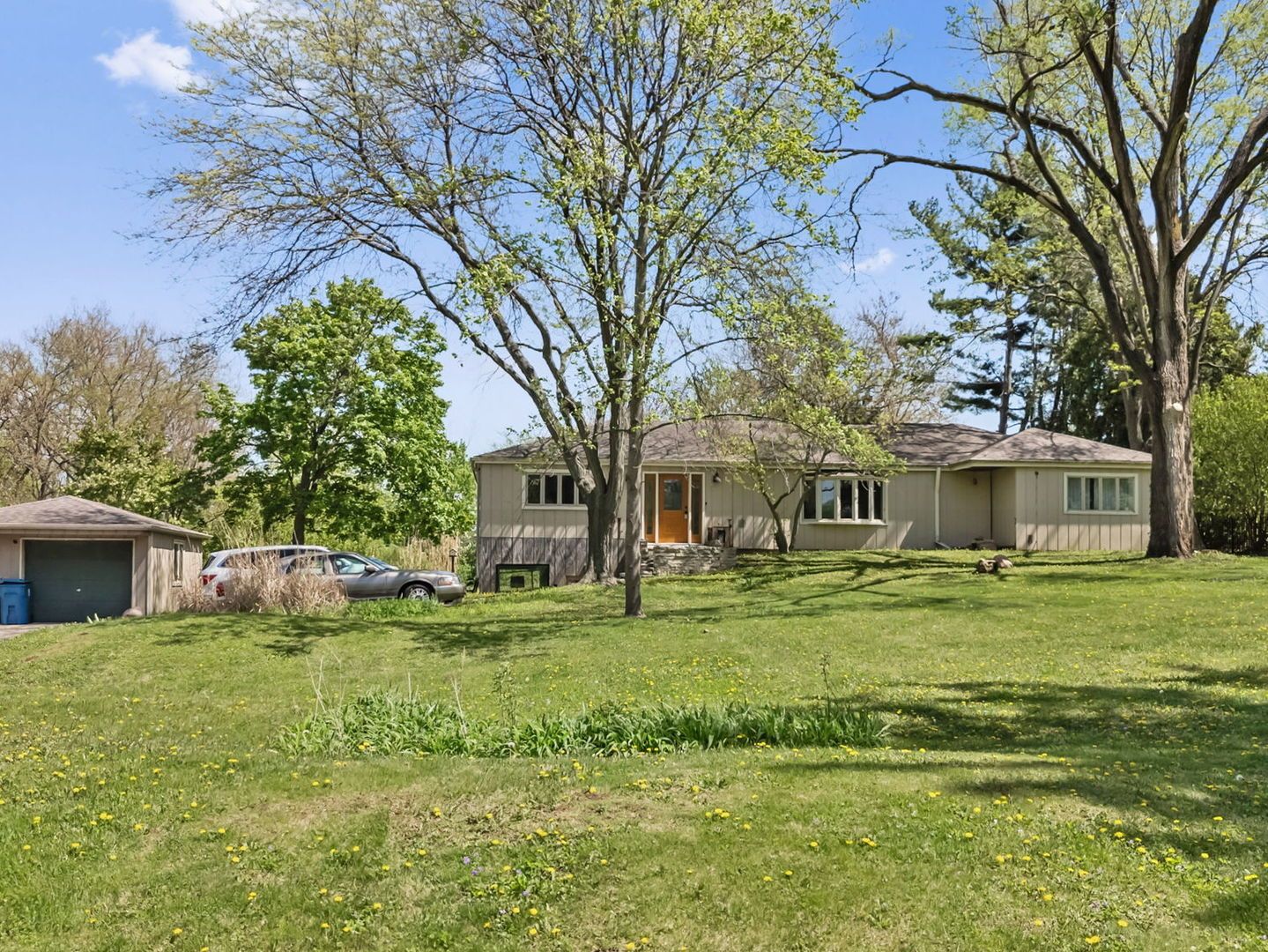 1S655 Taylor Road — Glen Ellyn, IL 60137