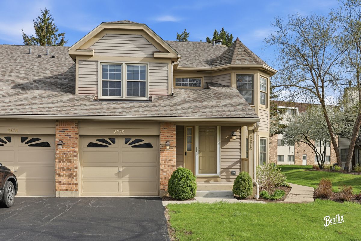 3276 Carriage Way Court, Arlington Heights, IL 60004