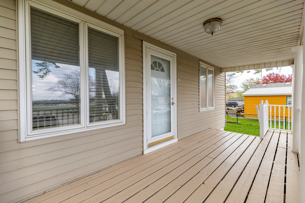 203 Wolcott Street, Thornton, IL 60476