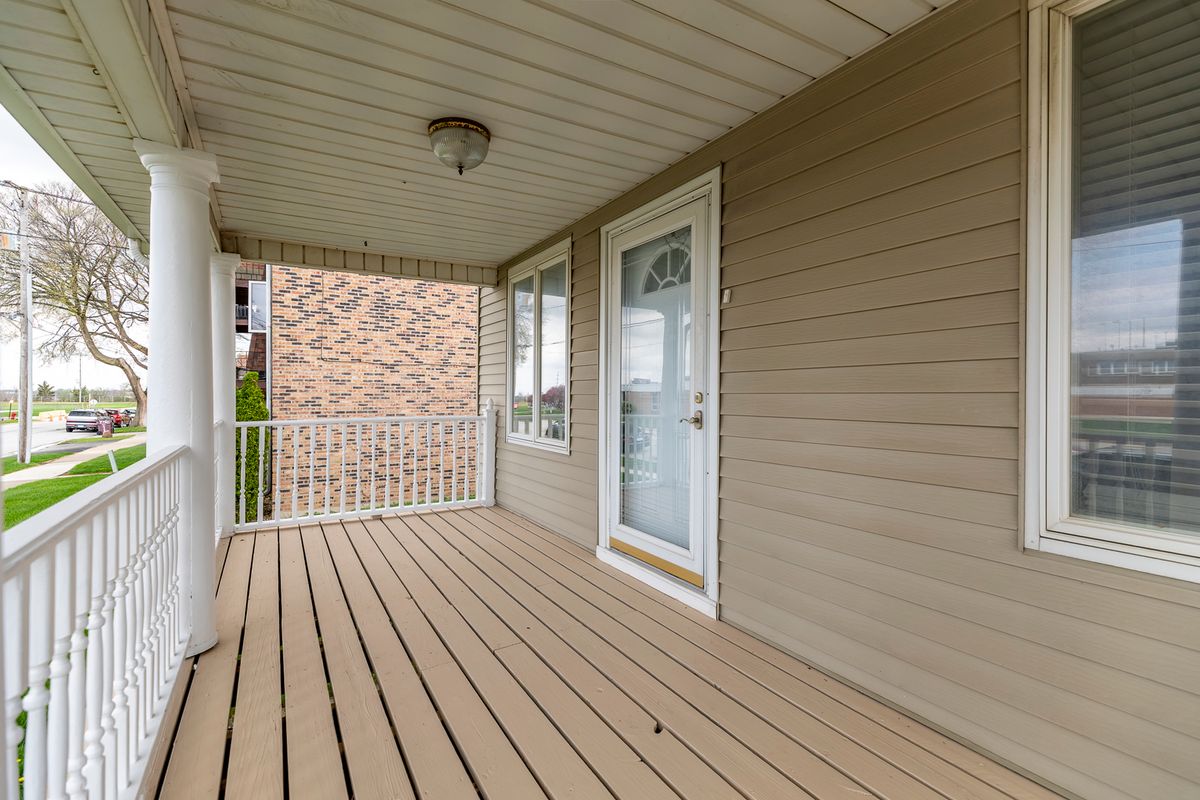 203 Wolcott Street, Thornton, IL 60476