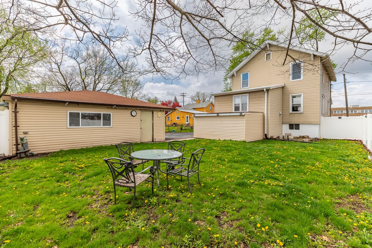 203 Wolcott Street, Thornton, IL 60476