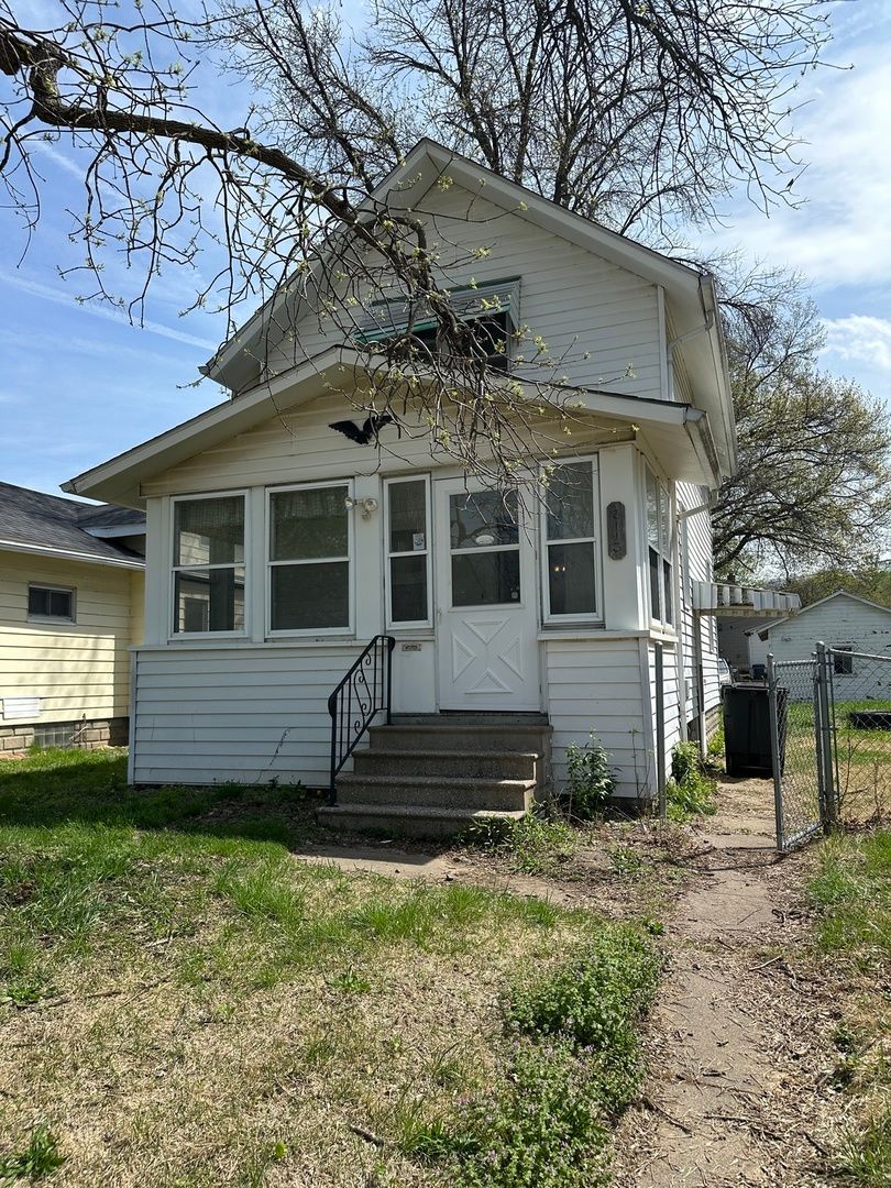3113 9 1/2 Street — Rock Island, IL 61201