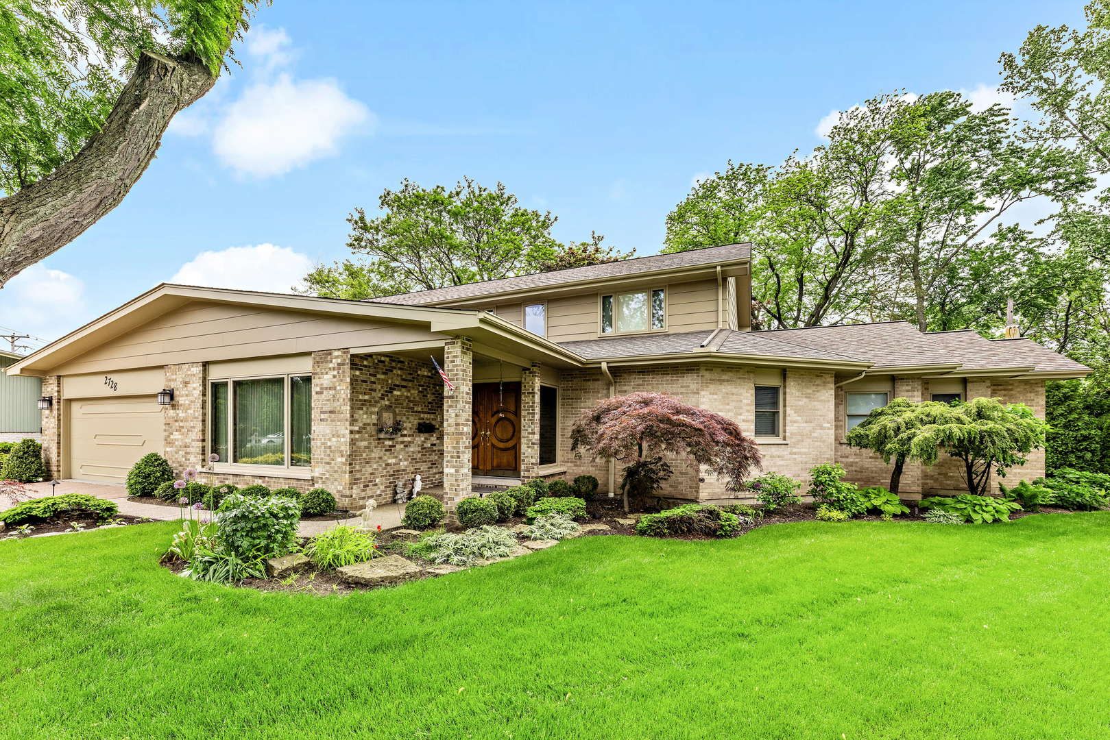 2728 Old Glenview Road — Wilmette, IL 60091