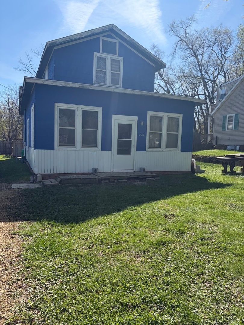 208 Westmoreland Avenue — Rockford, IL 61102