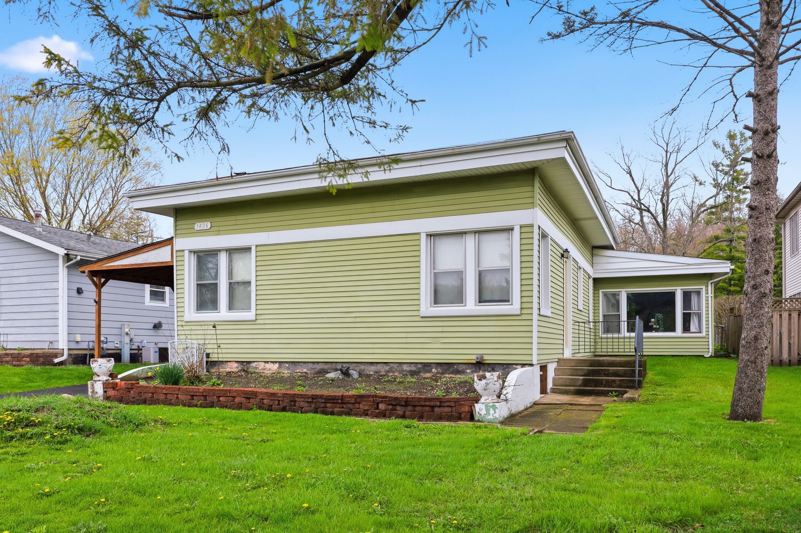 1426 N Harrison Street — Algonquin, IL 60102