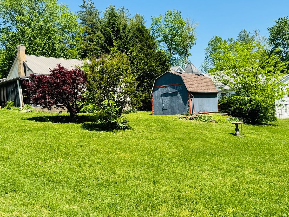 208 Poplar Street, Cobden, IL 62920