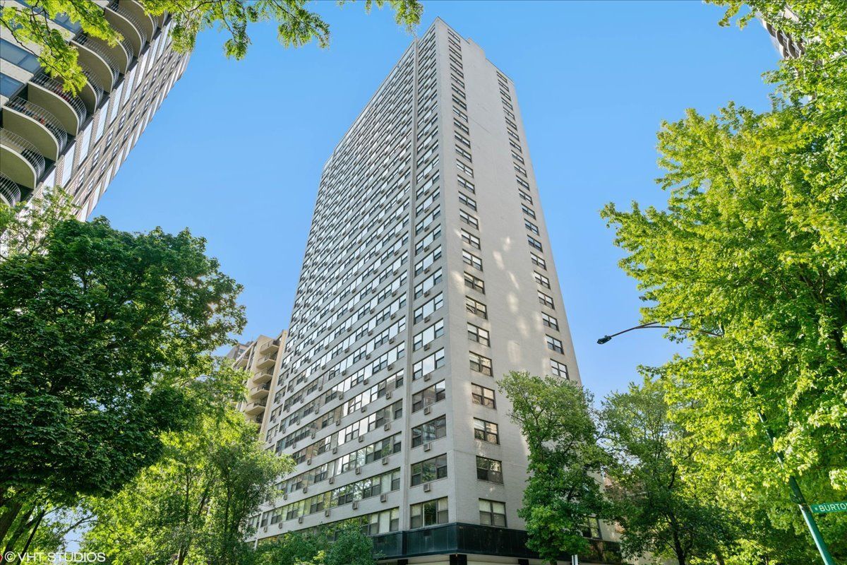 1445 N State Parkway #2605 — Chicago, IL 60610