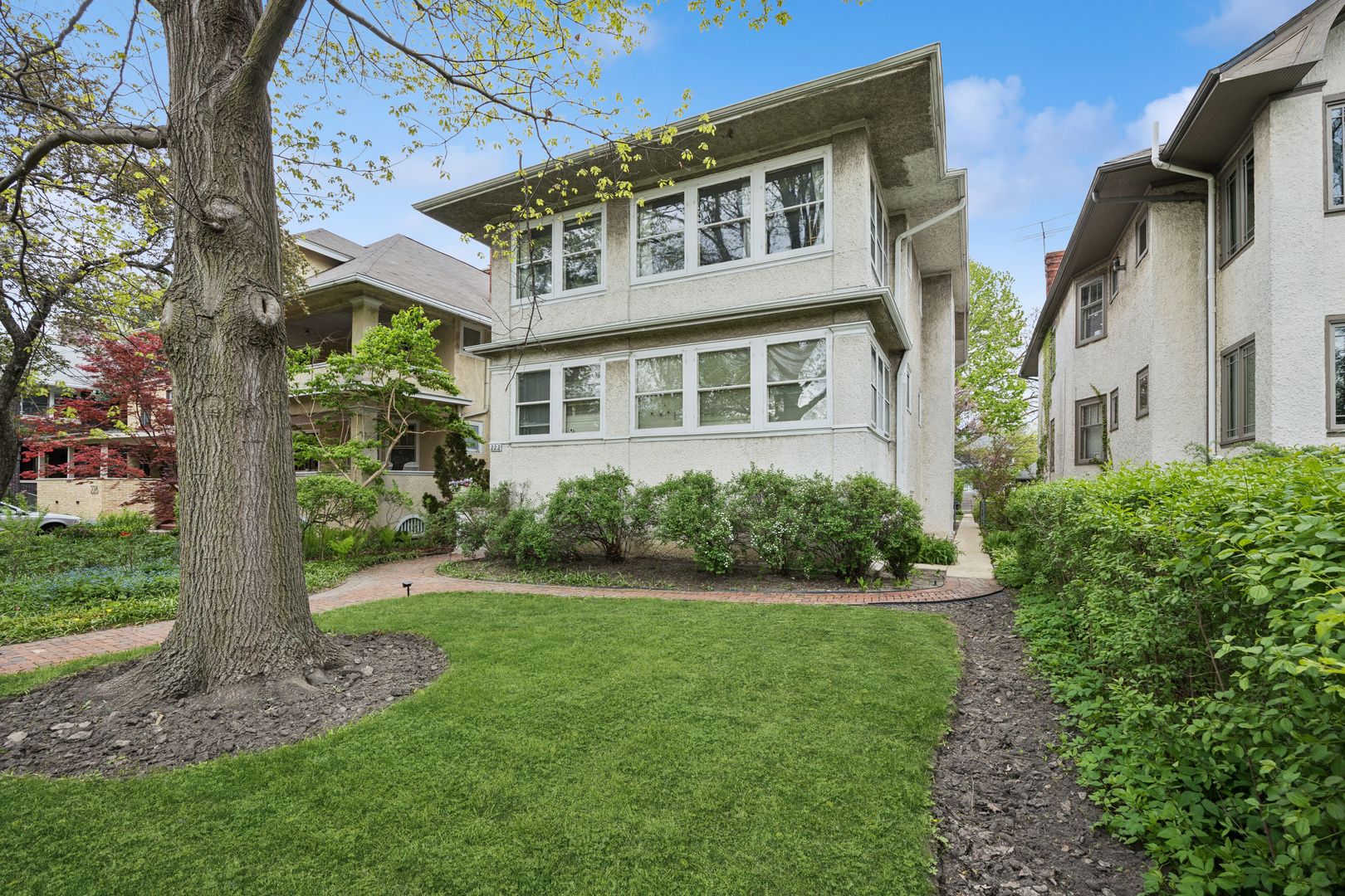 222 N Lombard Avenue — Oak Park, IL 60302